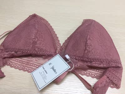 这个是超乎想象的薄，性价比不高。而且小胸大胸都不能托起来。