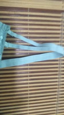 这个内衣真的好喜欢，特别是颜色啊，大满足，而且质量也不错，希望穿的舒服