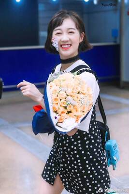 这个衣服还行，淘客买的很便宜。这个价位质量是好的。很棒很好。厉害