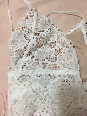 上身效果很好，穿着很漂亮，没有胸垫，一点都不热也不凸点，超级喜欢非常非常的漂亮。