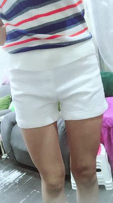 中途换了一次货，生完小孩之后胯部巨宽，平时都是穿中码，之前买的28有点紧身，卡裆的那种，换了29回来刚好，腰部稍松但不会掉，面料挺厚实的