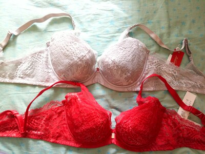 码数标准,很合身。送了垫子,整体效果很不错。个人觉得灰色实物更好看,红色很上镜 码数标准,很合身。送了垫子,整体效果很不错。个人觉得灰色实物更好看,红色很上镜