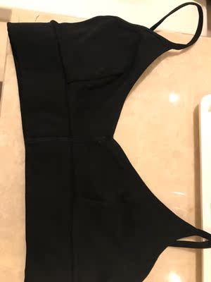 实在是一般般！而且超级小...内衣没有什么弹性.....带子又细又没有弹性就变的很勒肩膀！！这种质量还要79！要不是吊牌剪掉了&hellip;&hellip;一定退回去的！所以只能丢了！