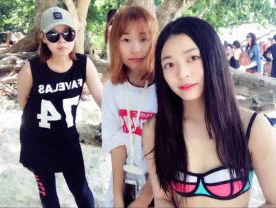 姐妹们都说好看,这套比基尼颜色靓丽 小胸必备 在马代没有撞衫的 姐妹们都说好看,这套比基尼颜色靓丽 小胸必备 在马代没有撞衫的