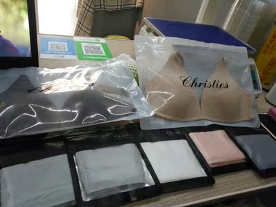 到货速度超级快了,摸起来很舒服,软软的没有圈,,洗过之后会试一下,期待! 到货速度超级快了,摸起来很舒服,软软的没有圈,,洗过之后会试一下,期待!