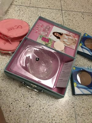 这个是我续momoshero家后 第二个在淘宝遇见那么有礼貌耐心的卖家了 店主真的很有内涵 店主的耐心解释后真的感觉店主有在用心的经营 品质也不错 店主还很细心的解释我要如何穿戴虽然已经附赠说明书 最最最让我惊喜的是那个店主赠送的粉红盒子 也太大方了吧！！！好喜欢好惊艳 我还以为转运公司寄错东西给我了没想到是店主的爱心呀 第一次穿那么性感的衣服 第一次就给我遇上那么用心的店主 我也太幸运了 感恩店主 店主真的人很好 好喜欢呀 希望多点新款 一定会在多多光顾 很感动那么用心的卖家了现在淘宝是稀有品种了 加油哦！店主