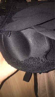 第二次购买，第一次买了一件酒红色，现在再买一件黑色，穿着不热，而且超级性感