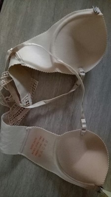 ，后面艾菲尔铁塔造型也很好看还会会回购，，上图给大家，，喜欢的宝宝放心购，，正常尺码 