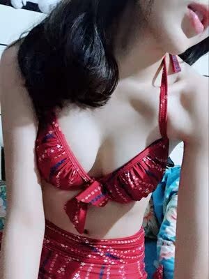 本人160、80斤,m号比较合适。。泳衣质量很好。整体效果不错。 本人160、80斤,m号比较合适。。泳衣质量很好。整体效果不错。