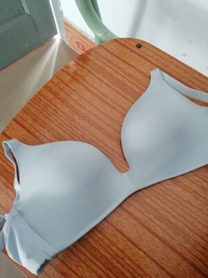 很不错的哦，大小刚刚好，穿起来胸不掉，夏天也不会热，喜欢