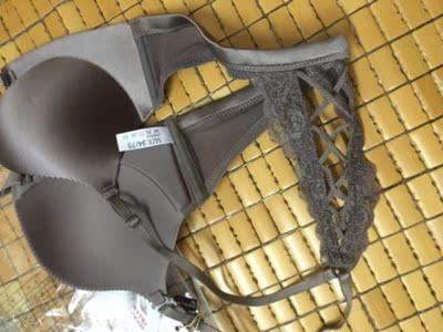 尺码标准，合适不大也不小。上身效果很棒，我没什么胸的，聚拢效果也很好，A罩杯很合适。特地穿了两天来评价的，料子好，真的很舒服 弹性很大不会勒，可以说是穿过的内衣中最舒服的一个了很舒适不勒胸零束缚内衣穿上好舒服就和没穿一样舒服舒服又无痕迹，洗了不会掉色变形，无异味，很满意。一件给姐姐穿 她也好喜欢 然后又追拍了2件， 好穿的哦 总之好评 好评 还会再来。