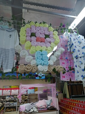 很好哦，就是紧了点哈哈