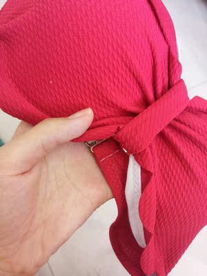 感觉还可以,不知道游泳的话穿起来效果如何,期待。有送小鸡蛋花,我最喜欢的话,对于小胸也还友好。 感觉还可以,不知道游泳的话穿起来效果如何,期待。有送小鸡蛋花,我最喜欢的话,对于小胸也还友好。