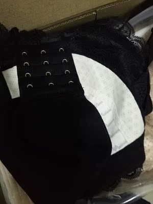 收到宝贝了，内衣不错，穿着合适，我很喜欢。
