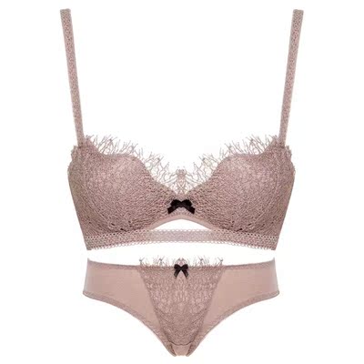 宝贝特别棒！摸起来很舒服，穿上也是刚刚好特别聚拢，还有点小性感，喜欢的美眉可以赶紧入手了，以后买内衣就这家店了