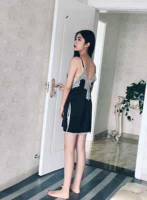 宝贝收到了 试穿了下裙长 长度到大腿 蕾丝花边是灰色的比纯白色的蕾丝搭配起来不突兀一些 舒适度还好 胸小的可以穿件文胸 比较性感（第一次穿这么性感的睡衣） 目前还算满意的&hellip;&hellip;&hellip;