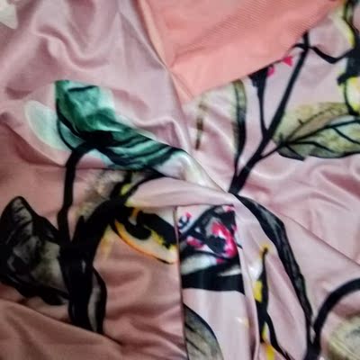 收到货了,挺实惠的衣服穿着舒服,直得够买,朋友也说好看 收到货了,挺实惠的衣服穿着舒服,直得够买,朋友也说好看