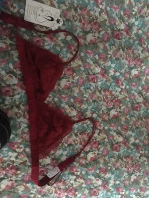 不错哦，很性感，很显白，很好看哦嘻嘻