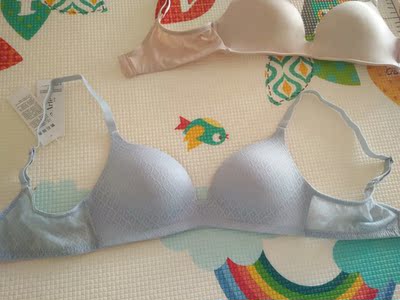 看着像个地摊货，穿着还行