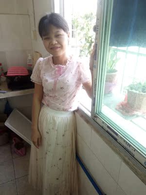 衣服很好，质量量可以，就是有点贵。其它都好！