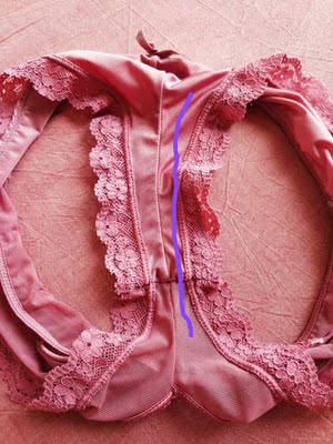 这件是买的几个料子最舒服的就是滑的。但是，重点来了，裆中那条缝合线很勒肉，走路一会，这条线会勒进妹妹里，超不舒服的，脱下来你的三角区会有一条凹线，细节我就不说了，有点疼。我穿这条还稍微有点大，哎。