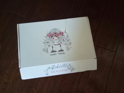 内衣收到啦   质量不错细节部分也可以     试穿了一下挺舒服的   蕾丝部分不会扎 确实得颜值也👌 会回购的客服态度很好 海绵不会太厚恰到好处 肩带是固定的 🙌