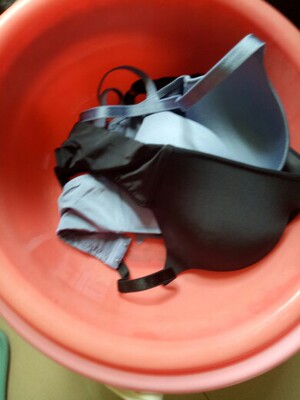 洗了 黑色的也没掉色 夏天穿很好 蓝色的很好看