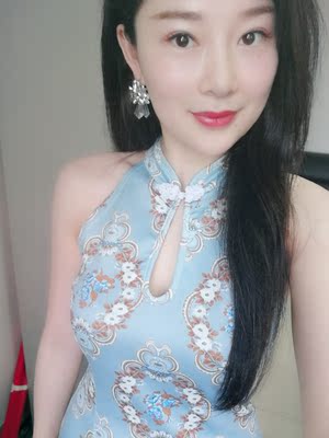 美美的，超级性感。裙子很低。坐下容易看到。。。