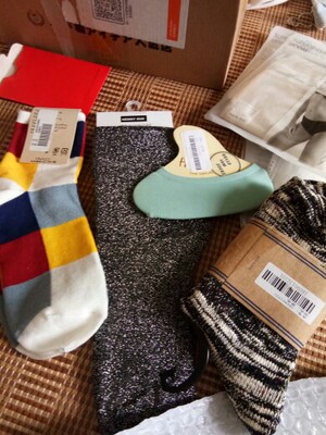 好看好穿，还送了袜子