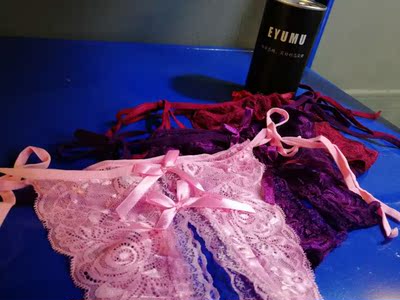 两个人生活久了，确实需要这些东西提提神，哄完小孩睡觉刚好老公收拾好店面，就穿上引诱他了，老公还没洗澡就忍不住了，还口了，就穿着直接上了，整个过程都没有脱，性感刺激！还叫我明晚换个颜色呢，还好买了三颜色。建议姐妹们不要去抗拒新的事物，会有意外的惊喜和体验，可以增进夫妻情感的