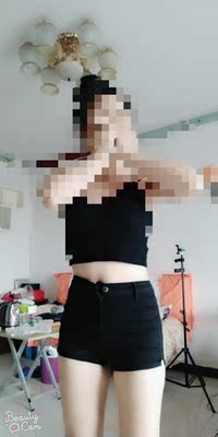 裤子拿来第一眼觉得穿不上好小，没想到弹力那么大，我腿粗，身高160体重106，没想到穿的上，而且还挺舒服长短是我喜欢的长度，高腰刚好盖住肚脐眼，真的弹力很大，舒服软软的料子，物流还挺快，会再光顾的，超弹