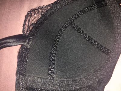 这是第二件了。非常适合我这种小胸的人  质量好穿上舒服做工精细。性价比很高。赞赞赞...