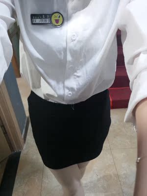 裙子特别满意，松紧布料的，弹性很大，里面还有打底裤，穿着感觉特别好，以后在买就买这款的，值得推荐！