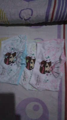 买的四条的 洗完大宝穿上一条 摸着很舒服