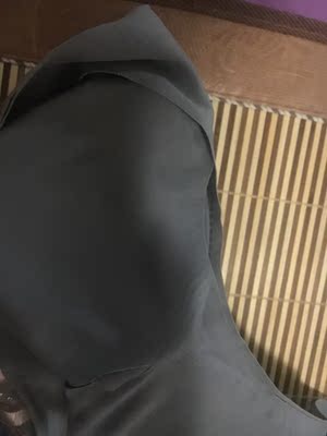 最心酸的一次淘宝购物、第一次买来收到货女儿看了挺满意、又买了第二次、不道德商家漏发货、客服答应补发、交代两遍发自己拍的颜色、结果还是想发什么颜色就什么颜色、最可恨的是穿着穿着突然里面的垫子跑出来了、那个尴尬呀、客服态度非常差、不呼叫个几遍根本懒得理你、只能说你牛、第一次这样给差评