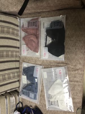 一下买了4件，都很好穿，很舒服，而且也很漂亮