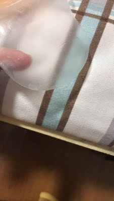 刚拿到手就上身试了一下，试了几次，没想到后面的那个贴掉胶，还没等到拍写真，哎！失望😞