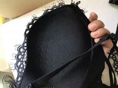 性价比很高，快递也很快，内衣质量特别好，有聚拢效果。卖家服务态度很好，总之这次购物很满意，祝卖家生意兴隆，有需要再来光顾！