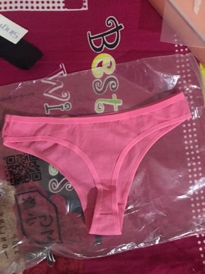 不错呦,质量可以。黑色那条瑜伽料还是啥的,手感不好。无痕的那个最好了。纯棉的也不错。快递也给力。黑色那个包装也最差劲了。店家服务也不错,可能以后会回购吧。 不错呦,质量可以。黑色那条瑜伽料还是啥的,手感不好。无痕的那个最好了。纯棉的也不错。快递也给力。黑色那个包装也最差劲了。店家服务也不错,可能以后会回购吧。