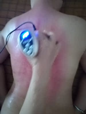 我是个很注重养生的人,一直在美容院做开背,走罐的项目。自己平时还时不时购买养生产品,自己保护自己。刮痧板、拔罐器买了很多,结果很无意的机会看到了这个神器,简直就是神助手。以后可以不用去美容院了。这是个拔罐、走罐神器。尤其是涌泉穴,以前我很难用火罐拔,有了这个拔罐助手,我再也不愁了。幸福~ 虽然购买时出了点小状况,但是客服很快的解决了~不错的售后服务。😍 我是个很注重养生的人,一直在美容院做开背,走罐的项目。自己平时还时不时购买养生产品,自己保护自己。刮痧板、拔罐器买了很多,结果很无意的机会看到了这个神器,简直就是神助手。以后可以不用去美容院了。这是个拔罐、走罐神器。尤其是涌泉穴,以前我很难用火罐拔,有了这个拔罐助手,我再也不愁了。幸福~ 虽然购买时出了点小状况,但是客服很快的解决了~不错的售后服务。😍