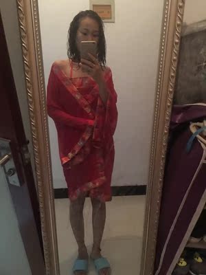 穿起来好看,颜色正,就是家里灯光不好, 穿起来好看,颜色正,就是家里灯光不好,