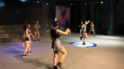 质感不错，配上灯光nice