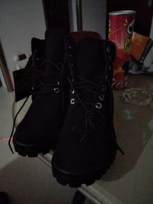 鞋子质量挺好的，底子软，试穿了很舒服，脚不疼，满意的一次购物。