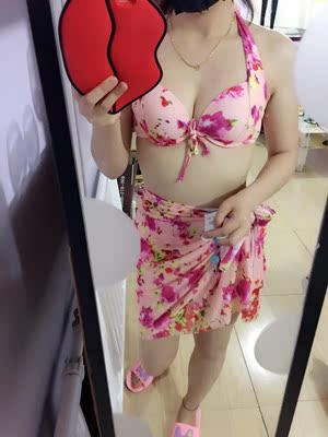 挺不错的，都挺好的，决定留下了，就是自己有点平胸，但是穿着还好