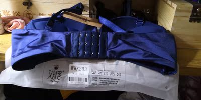 高兴高兴，衣服质量与描述一致，好稀饭