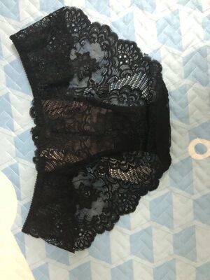 内裤收到了，很喜欢，码数刚刚好，之前除了买黑色就是白色，这次试一下别的颜色，因为这家的内裤颜色搭的很完美，既能体现出嫩嫩的感觉又不失性感。而且内裤的质量是真的不错，以前也买了好多次，但这次的活动力度很大。所以又囤多几件啦。超级好评哦