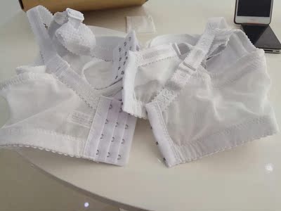 内衣尺码正，穿着正合适，特地买没有钢圈的，穿着不勒，舒服有型！谢谢店家赠送的纯棉小内内，非常好！