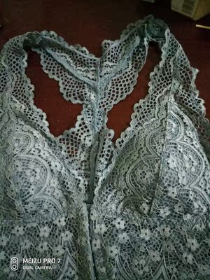 蕾丝的质量很好，夏天穿起来不闷热，很舒服，很喜欢。