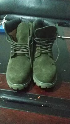 大部分都买黄色的 我觉得这个色好看点 快递还行不是很慢 大部分都买黄色的 我觉得这个色好看点 快递还行不是很慢