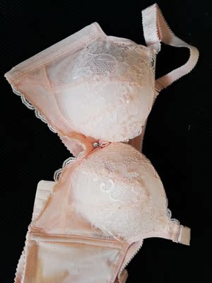 质量非常好，与卖家描述的完全一致，非常满意,真的很喜欢，完全超出期望值，发货速度非常快，包装非常仔细、严实，物流公司服务态度很好，运送速度很快，很满意的一次购物～会回购，已经推荐给闺蜜了～